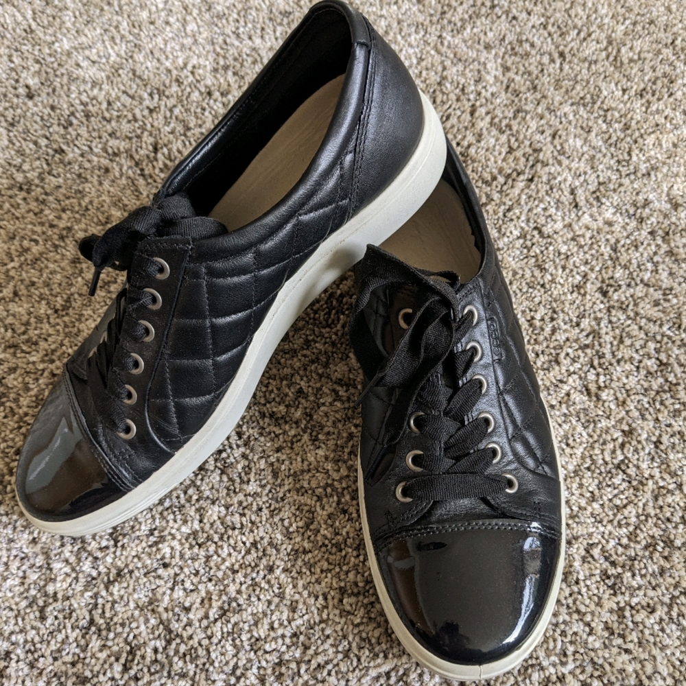 Ecco Sneakers